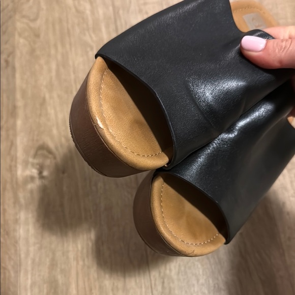 Women's Black Slide Sandals - Picture 3 of 6